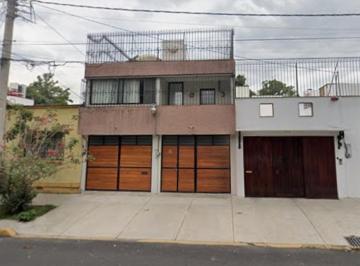 Casa de 4 habitaciones, Coyoacán · Casa en Venta en Ignacio Aldama #36