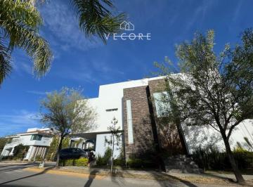 1 · Casa en Venta en Virreyes, Parque Virreyes, Zapopan