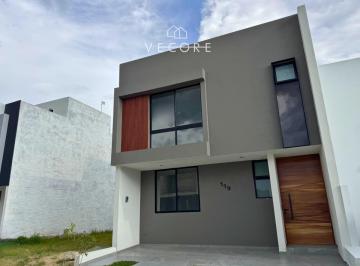 1 · Casa en Venta en Valle Imperial, Zapopan