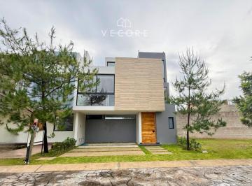 1 · Casa en Venta en Privanza Solares, Zapopan