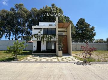 1 · Casa Dentro de Coto en Venta, Valle Imperial, Zapopan