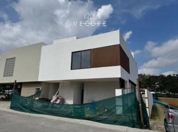 1 · Casa en Venta en Los Robles, Zapopan