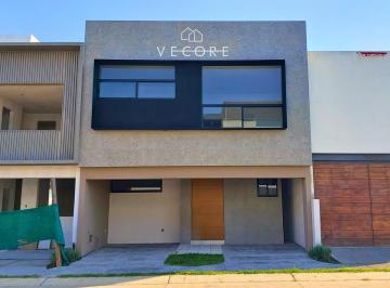 1 · Casa en Venta en Santillana, Solares, Zapopan