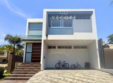 1 · Casa en Venta en Puerta del Valle, Zapopan