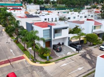 1 · Casa en Venta en Puerta del Valle, Zapopan