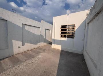 Casa de 2 habitaciones, León · Casa de un Piso en Los Heroes