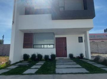 Casa de 4 habitaciones, Pachuca · Residencia con Excelentes Acabados y Espacios Al Sur de Pachuca con 3 Niveles, 4 Rec. Salida Cdmx!