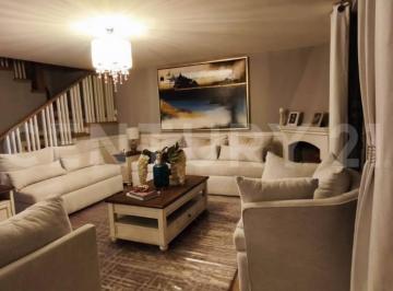 Casa · 253m² · 3 Recámaras · 2 Estacionamientos · Casa Remodelada en Venta en Lomas de Tecamachalco, Huixquilucan