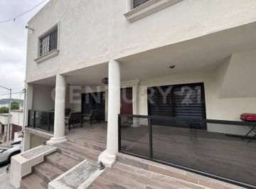 Casa · 300m² · 3 Recámaras · 3 Estacionamientos · Casa en Renta | Col. del Carmen | Monterrey, Nl | Amueblada