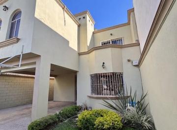 Casa · 208m² · 3 Recámaras · 2 Estacionamientos · Casa en Venta en Ave Ppal Residencial San Patricio