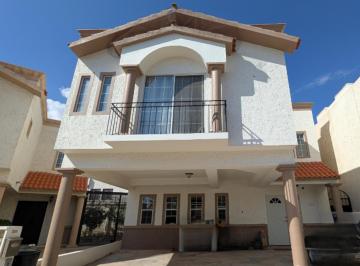 Casa · 161m² · 3 Recámaras · 3 Estacionamientos · Casa Equipada en Renta Canto de Murano Cd. Juarez