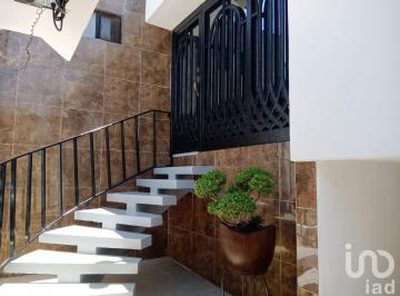 Casa · 278m² · 4 Recámaras · 2 Estacionamientos · Casa en Venta en Esquina de 4 Recamaras en Av Nicolás Zapata