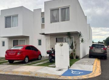 Casa de 3 habitaciones, Corregidora · Casa en Venta en Paseos del Bosque, Corregidora, Querétaro