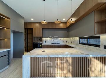 Casa · 424m² · 4 Recámaras · 3 Estacionamientos · Casa Luxury Nueva en Venta en Altozano Queretaro