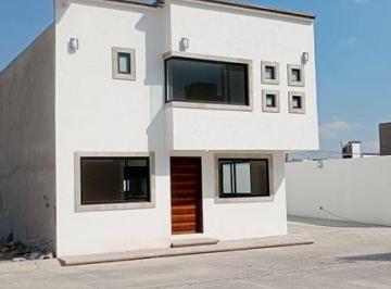 Casa en condominio · 220m² · 4 Recámaras · 2 Estacionamientos · Venta Casa Nueva Cacalomacan Toluca