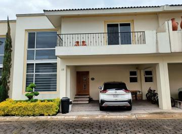 Casa en condominio de 3 habitaciones, Metepec · Casa en Venta en Casa Los Cantaros Metepec