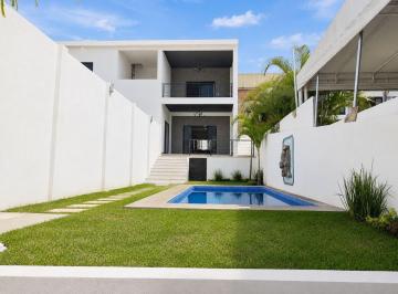 Casa · 330m² · 4 Recámaras · 2 Estacionamientos · Casa Nueva Minimalista en Burgos de Cuernavaca, Vigilancia 24 Horas.