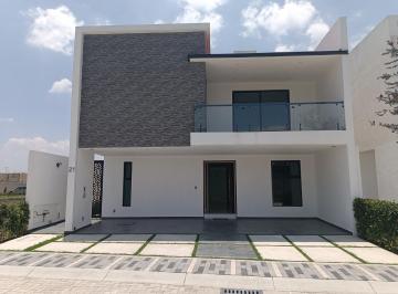 Casa en condominio · 325m² · 3 Recámaras · 3 Estacionamientos · Casa en Condominio en Metepec