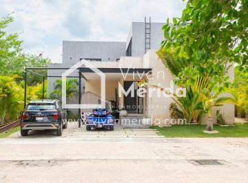 Casa de 2 habitaciones, Mérida · Casa en Renta en Paseos Country, Mérida