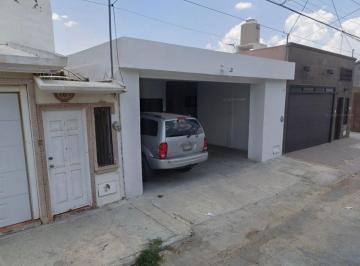 Casa de 3 habitaciones, Saltillo · Casa en Venta en El Fraccionamiento Amistad, Saltillo, Coahuila Clj