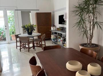 Casa · 330m² · 3 Recámaras · 1 Estacionamiento · Casa en Renta en Condesa
