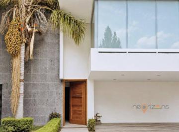 Casa · 450m² · 4 Recámaras · 2 Estacionamientos · Amplia Casa Residencial en Renta en Privadas del Pedregal 2 S. L. p
