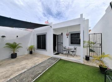 Casa · 136m² · 2 Recámaras · 1 Estacionamiento · Casa en Venta en Playa del Carmen Colonia Santa Fe.