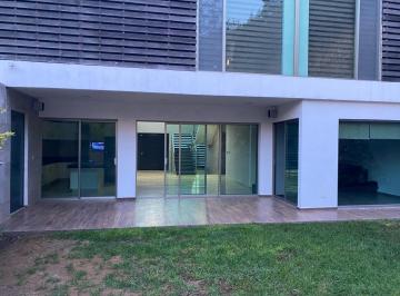Casa · 500m² · 5 Recámaras · 4 Estacionamientos · 5 Recamaras, Amplio Jardin, Cuarto Empleada, Club de Golf