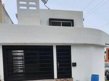 Casa · 140m² · 3 Recámaras · 1 Estacionamiento · Renta de Casa en Esquina Col Bosques del Rey Guadalupe