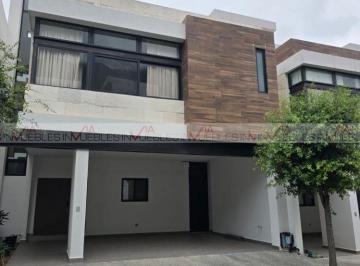 Casa · 288m² · 3 Recámaras · 2 Estacionamientos · Casa en Venta en Estanza