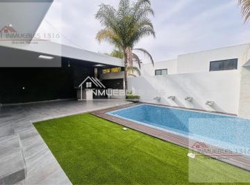 Casa · 506m² · 3 Recámaras · 3 Estacionamientos · Casa en Venta Sierra Alta