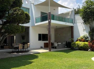 Casa de 3 habitaciones, Cuernavaca · Casa en Zona Dorada C Vigilancia