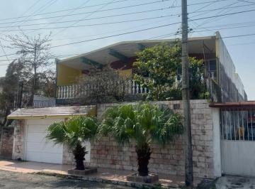 Casa · 421m² · 5 Recámaras · 2 Estacionamientos · Amplia Casa en Venta, en Fracc. Reforma, Veracruz, Ver