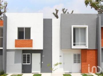 Casa · 101m² · 3 Recámaras · 2 Estacionamientos · Casa en Venta en Parques de Tesistan, Zapopan Jalisco