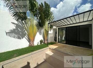 Casa en condominio · 235m² · 3 Recámaras · 2 Estacionamientos · Casa en Renta en Temozon Norte