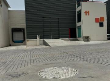 Bodega comercial · 550m² · 4 Estacionamientos · Bodega Industrial en Renta