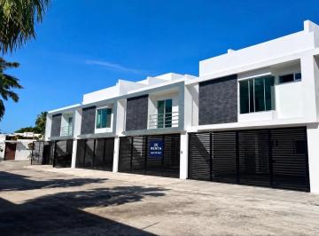 Casa de 2 habitaciones, Mérida · Townhouse en Venta en Zona Altabrisa, Mérida