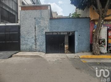 Casa · 150m² · 6 Recámaras · 1 Estacionamiento · Casa en Iztapalapa