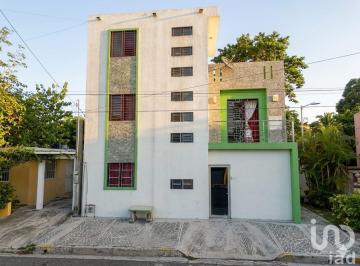 Casa · 200m² · 5 Recámaras · 1 Estacionamiento · Casa en Venta en Col. Laguna de La Puerta, tampico.
