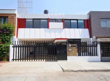 1 · Casa en Renta en Jardines del Bosque, Guadalajara