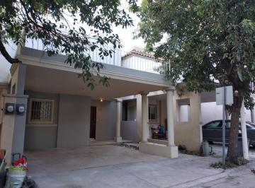 fachada · Casa en El Sabino Cerrada Residencial en Monterrey Nl