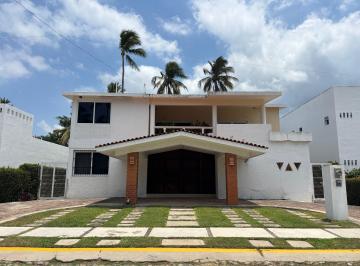 Casa en condominio de 5 habitaciones, Manzanillo · Casa con Alberca en Club Santiago, Manzanillo