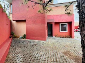 Casa de 3 habitaciones, Morelia · Casa en Renta en Altozano