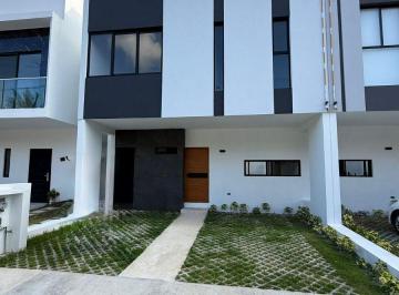 Casa en condominio de 3 habitaciones, Cancún · Casa Nueva en Arbolada Av Huayacan