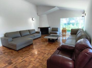 Casa · 547m² · 3 Recámaras · 5 Estacionamientos · Casa en Renta, Tecamachalco de un Nivel Amueblada Más un Depa Ideal Para Adultos Mayores