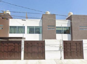 Casa de 2 habitaciones, Puebla · Venta de Casa en Arboledas de Loma Bella, Puebla.