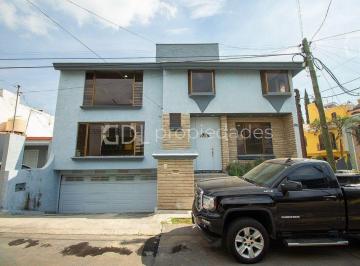 350e6f00f3330622fc538ede00b98059a1baba3f69b2d5f1787af335c01c511d · Chapalita Las Fuentes Casa en Coto Venta