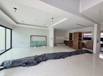Casa · 270m² · 4 Recámaras · 3 Estacionamientos · Casa en Preventa | Las Palmas