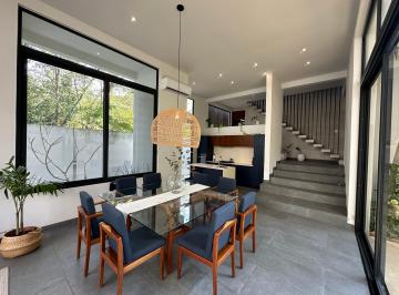 Casa de 3 habitaciones, Solidaridad · Hermosa Casa con Paneles Solares