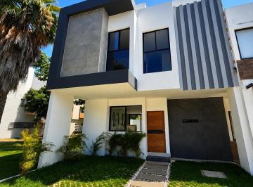 Casa en condominio de 3 habitaciones, Cancún · Casa Nueva en Esquina Arbolada Av Huayacan